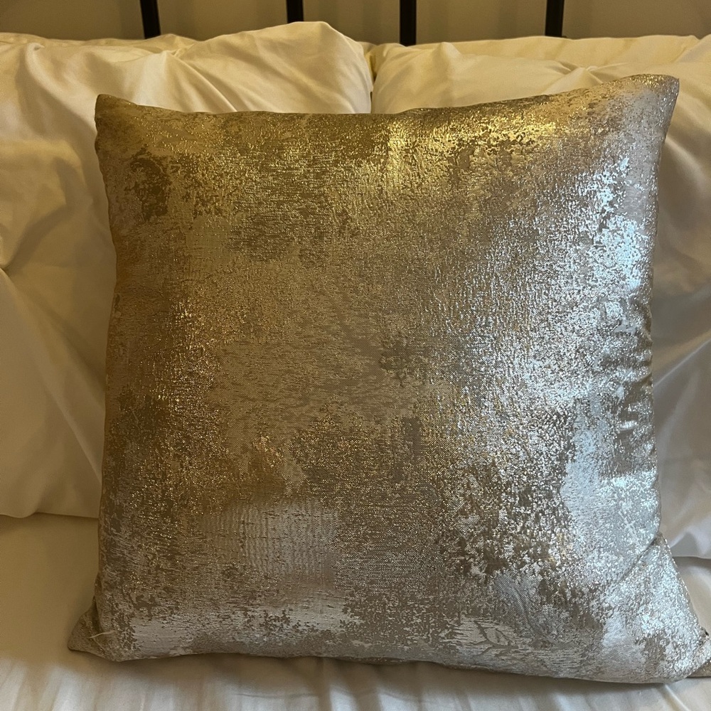Decorative Luxury Gold Textured Pillow